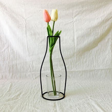 Load image into Gallery viewer, Creative Art Style Retro Iron Line Flowers Vase Metal Plant Holder Modern Solid Nordic Styles Iron Vase Home Art Garden Decor